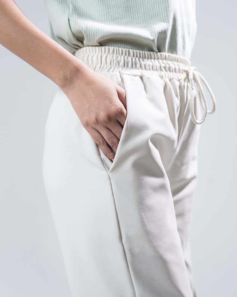 "Off White Wide-Leg High-Waist Cargo Sweatpants | Women | The Flexo"