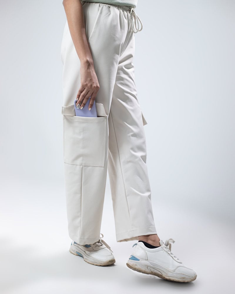 "Off White Wide-Leg High-Waist Cargo Sweatpants | Women | The Flexo"